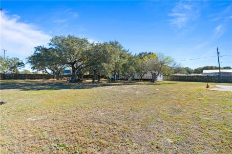 102 Oak Street Rockport TX 78382