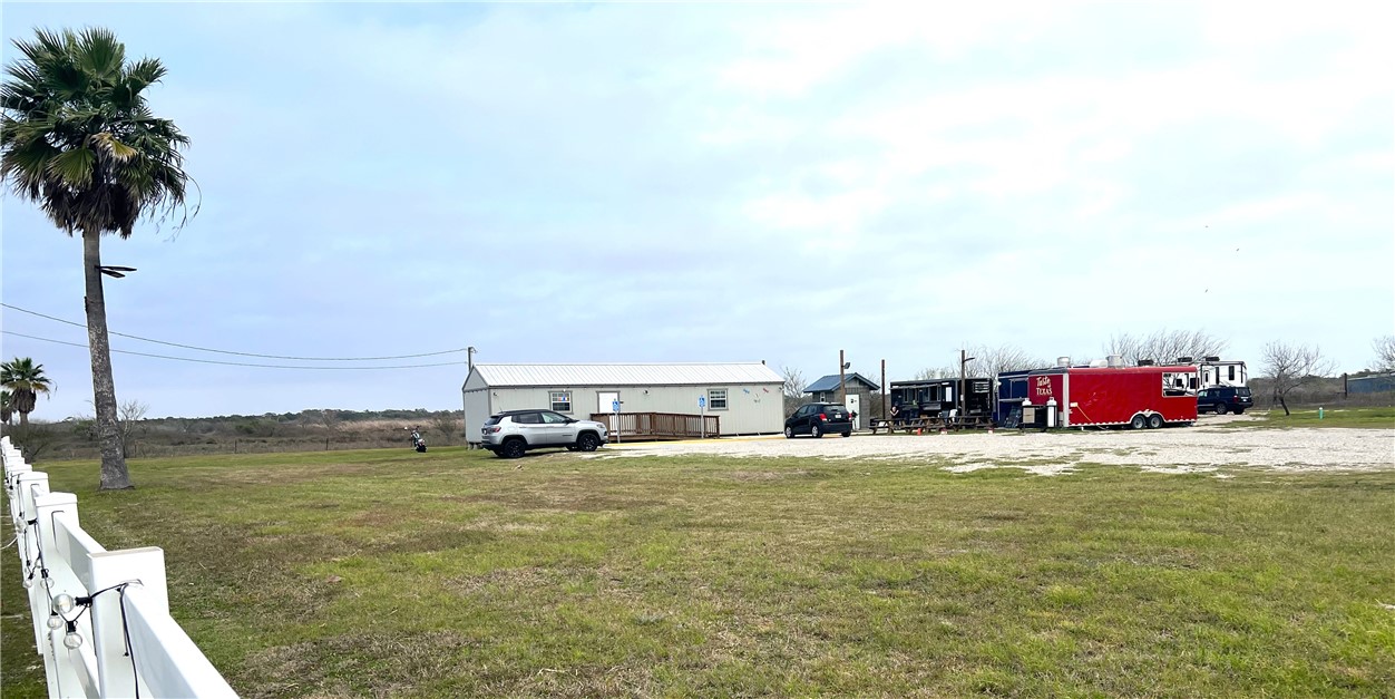 6302 Tx-35 Rockport TX 78382