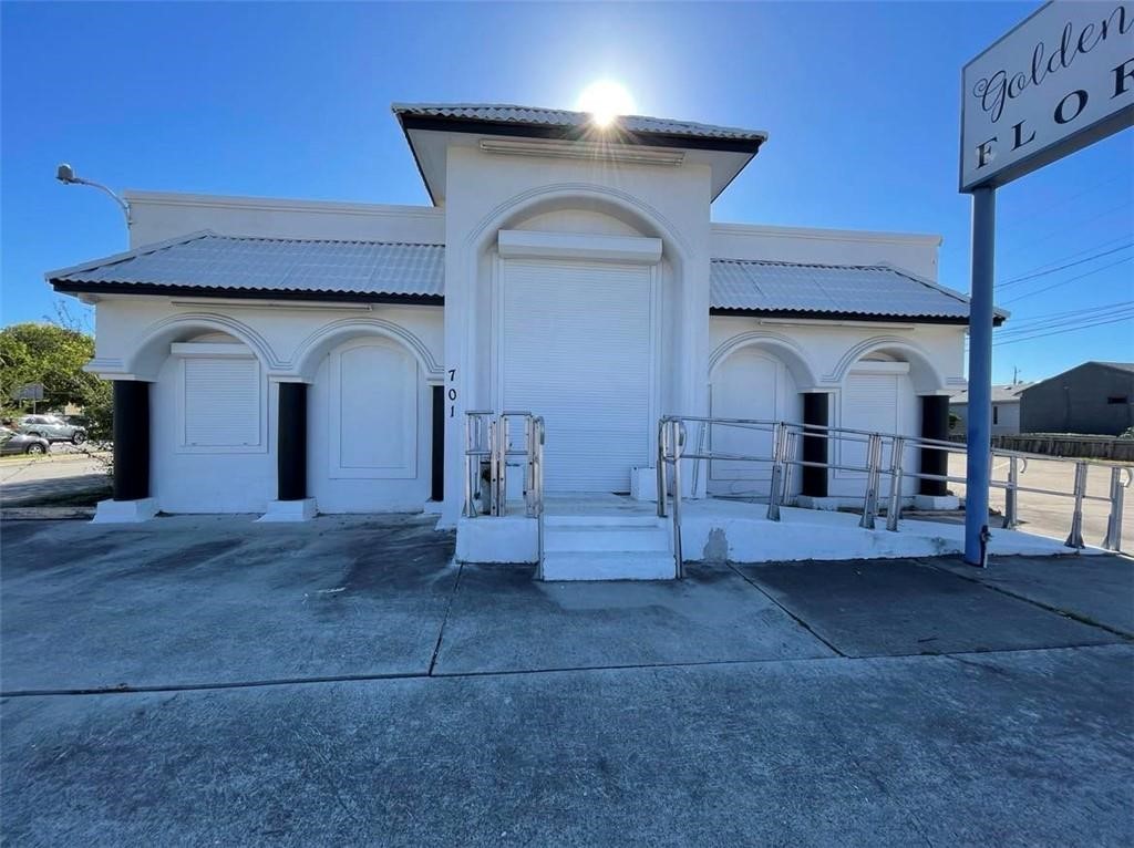 701 Everhart Corpus Christi TX 78411