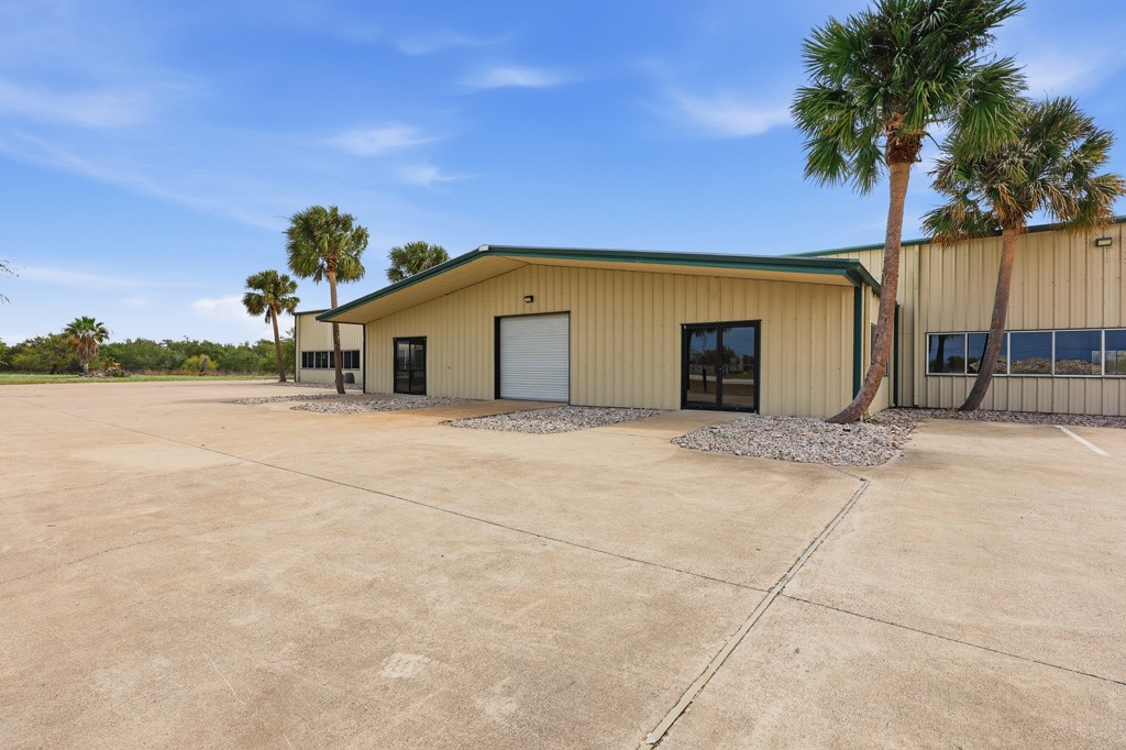1106 State Highway 35 Rockport TX 78382