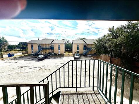 204 W Walton Street Beeville TX 78102