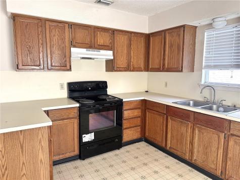 204 W Walton Street Beeville TX 78102