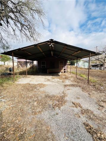 335 SE 4th Street Premont TX 78375