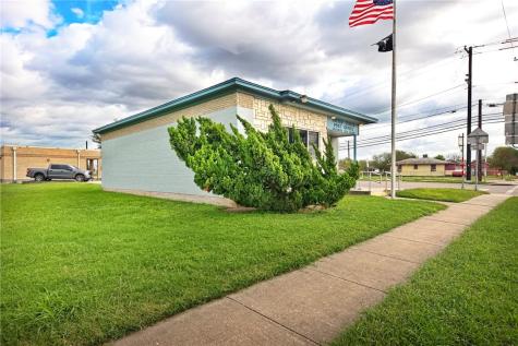 102 W 4th Street Gregory TX 78359