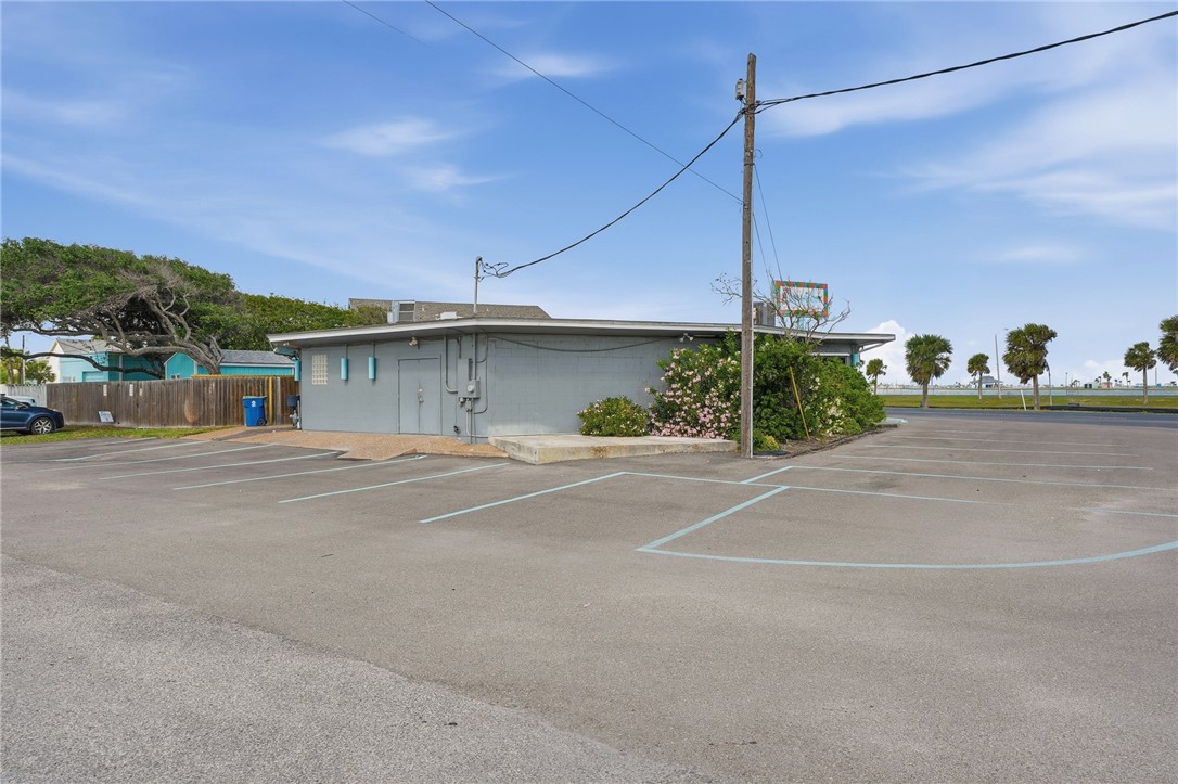 701 Hwy 35 N Rockport TX 78382