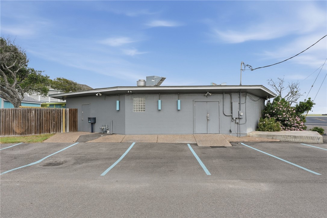 701 Hwy 35 N Rockport TX 78382