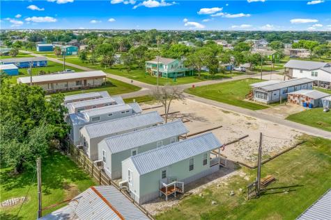 702 N 8th St N Port O'connor TX 77982
