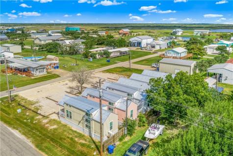 702 N 8th St N Port O'connor TX 77982
