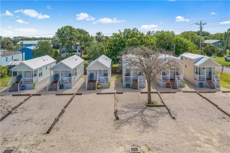 702 N 8th St N Port O'connor TX 77982