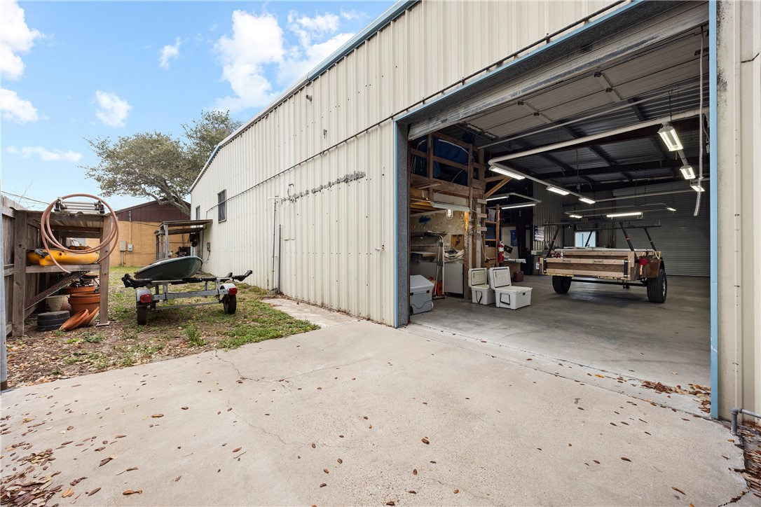 206 Highway 35 S Rockport TX 78382