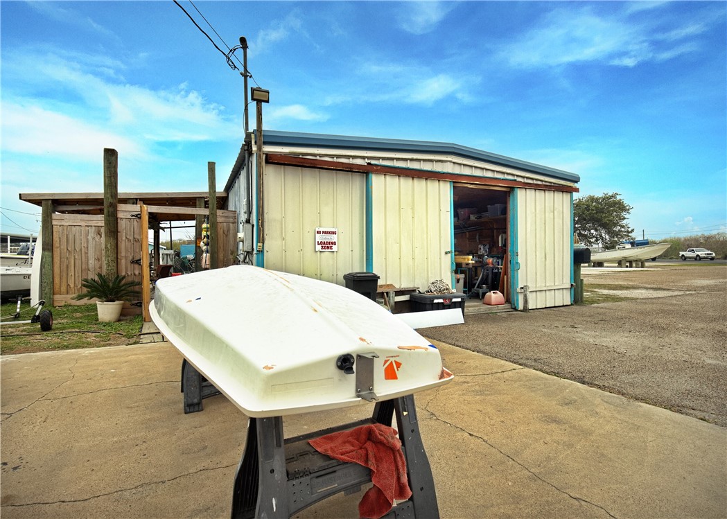 206 Highway 35 S Rockport TX 78382