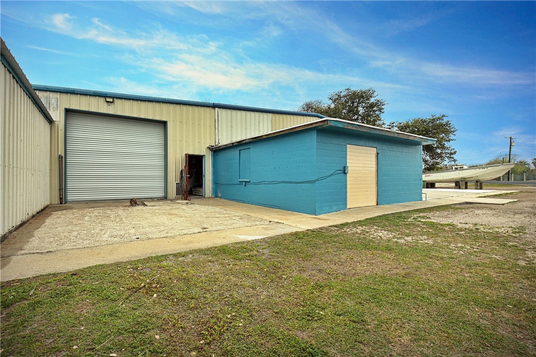 206 Highway 35 S Rockport TX 78382