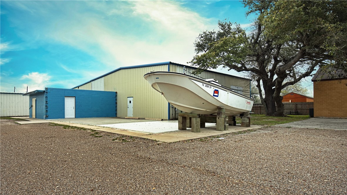 206 Highway 35 S Rockport TX 78382