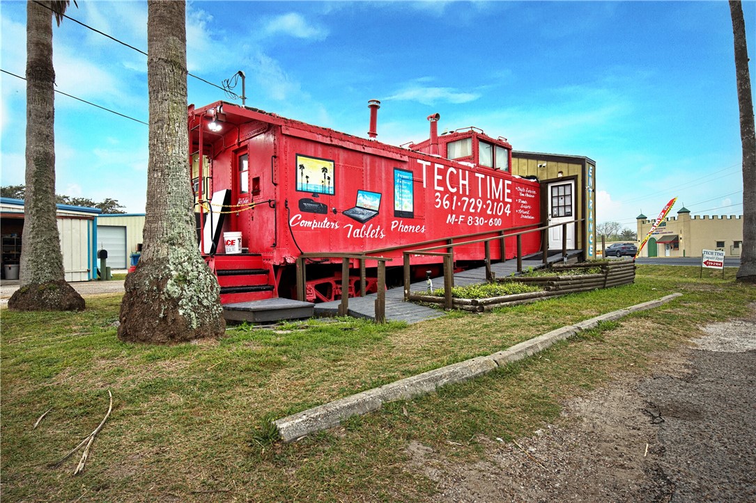206 Highway 35 S Rockport TX 78382