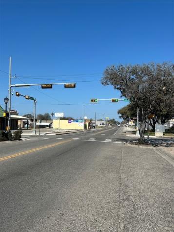 327 N Washington Street Beeville TX 78102
