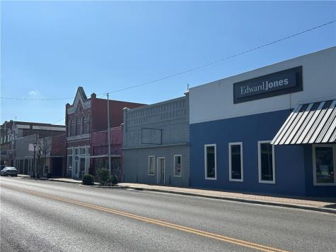 327 N Washington Street Beeville TX 78102
