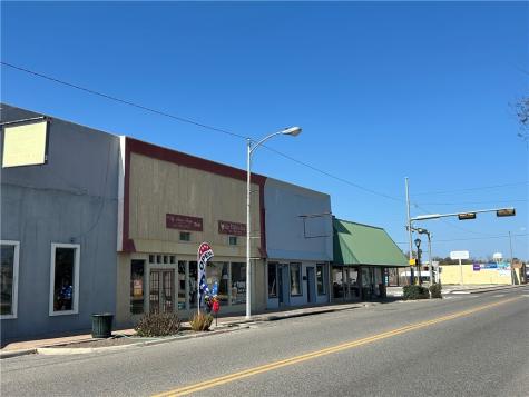 327 N Washington Street Beeville TX 78102