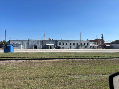 327 N Washington Street Beeville TX 78102