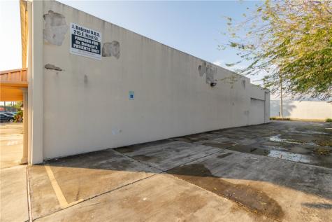215 E 1st Street Alice TX 78332