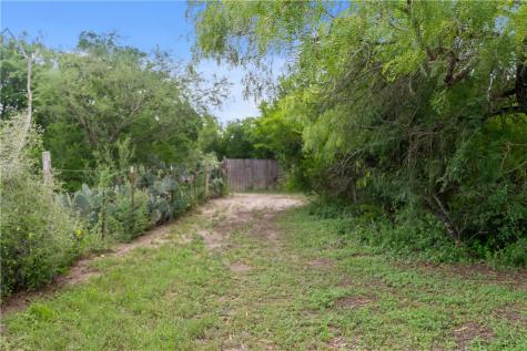 7711 Highway 359 Orange Grove TX 78372