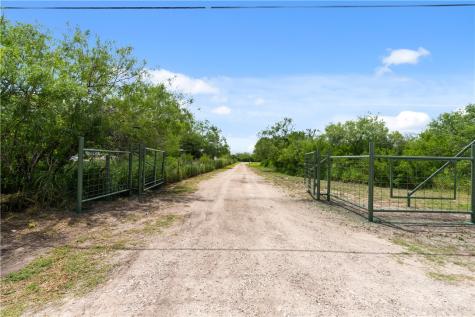 7711 Highway 359 Orange Grove TX 78372