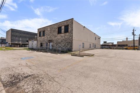 1733 S Brownlee Boulevard Corpus Christi TX 78404