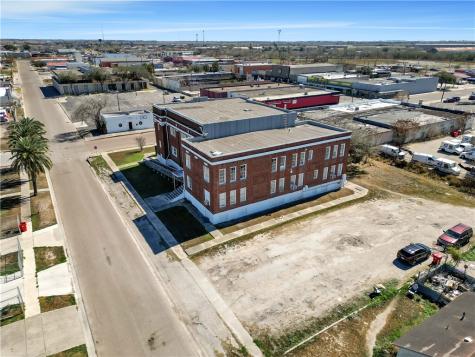 107 N 4th Street Robstown TX 78380