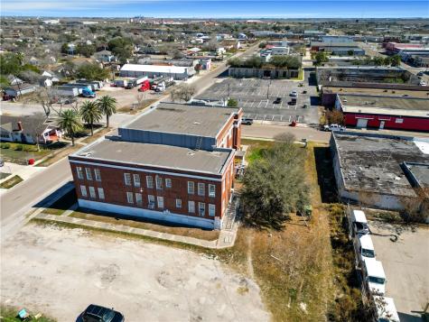 107 N 4th Street Robstown TX 78380
