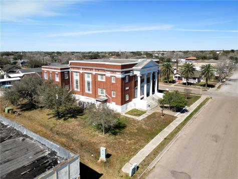 107 N 4th Street Robstown TX 78380