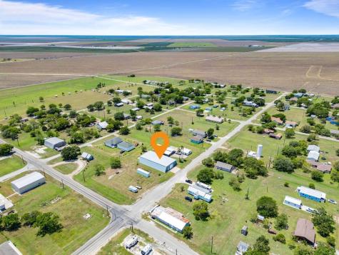 512 Main Street Austwell TX 77950