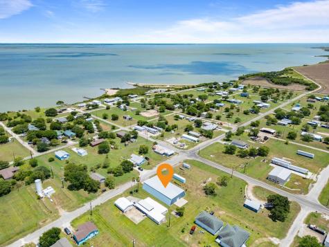 512 Main Street Austwell TX 77950