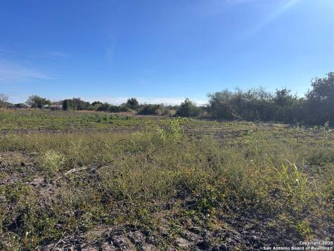 1130 N Us Highway 181 Frontage Road Beeville TX 78102