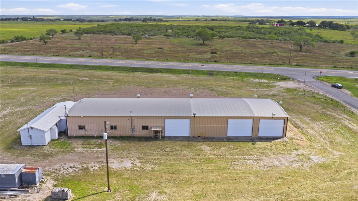 100 County Road 133 George West TX 78022
