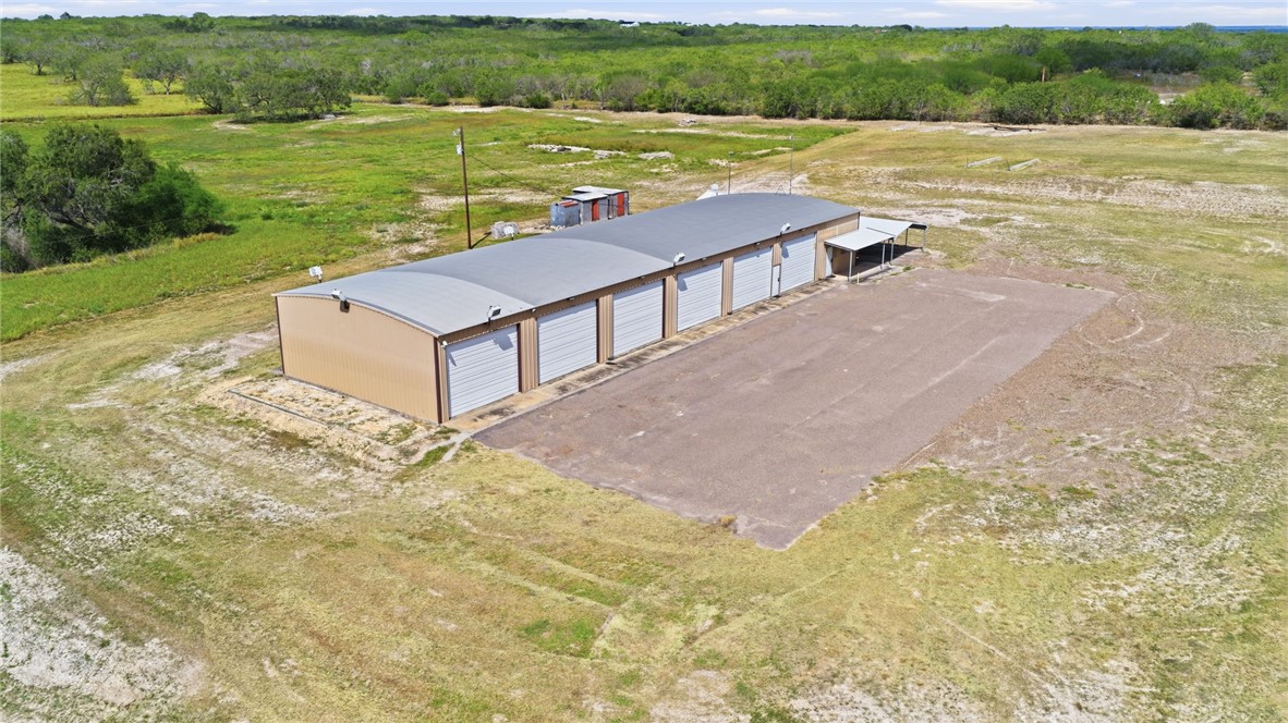 100 County Road 133 George West TX 78022