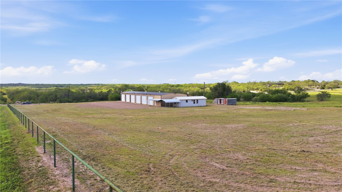 100 County Road 133 George West TX 78022