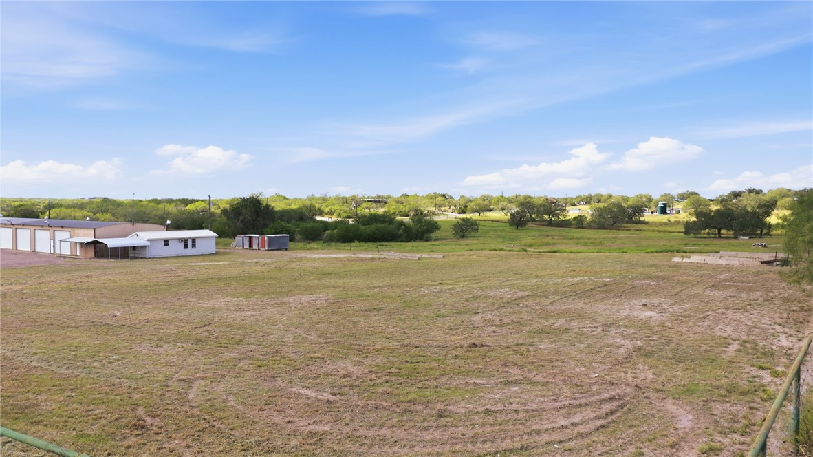 100 County Road 133 George West TX 78022