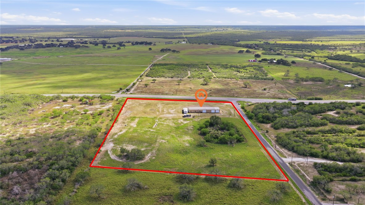 100 County Road 133 George West TX 78022