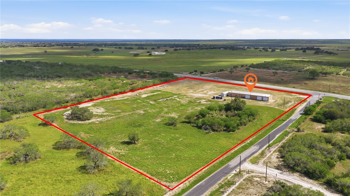 100 County Road 133 George West TX 78022