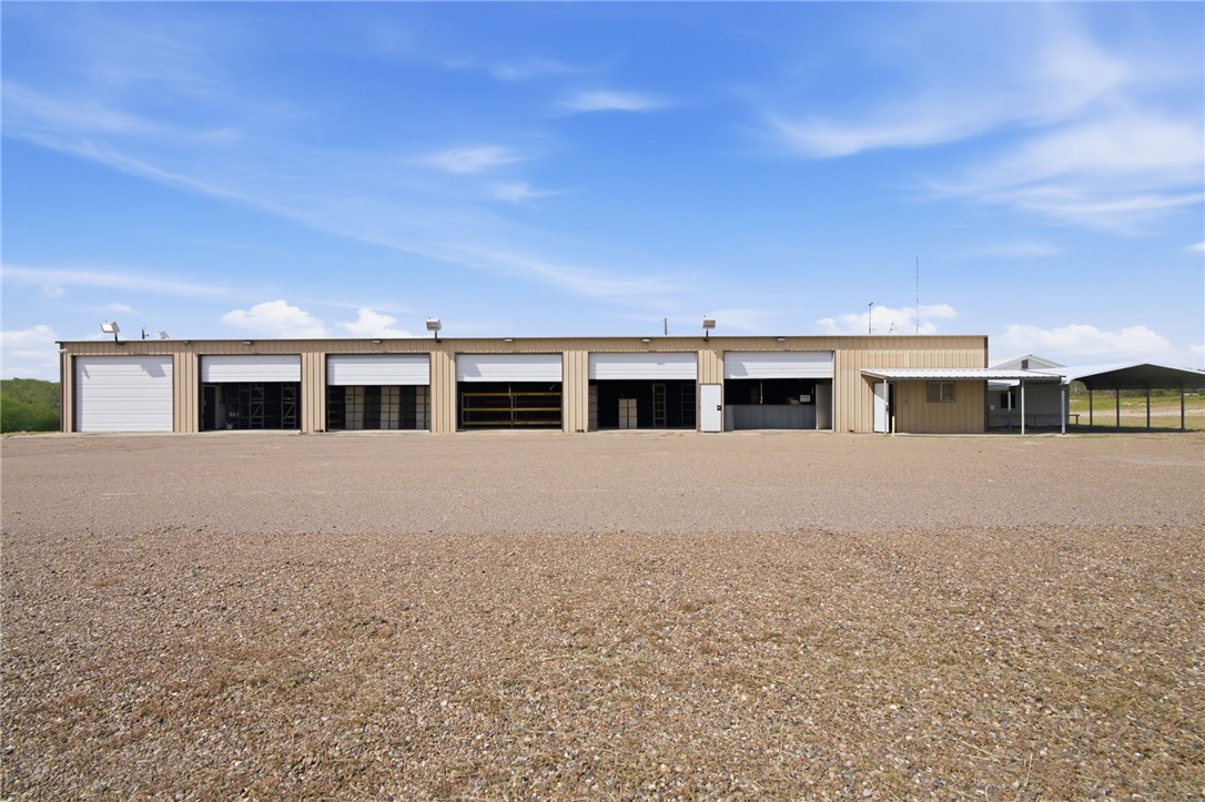 100 County Road 133 George West TX 78022
