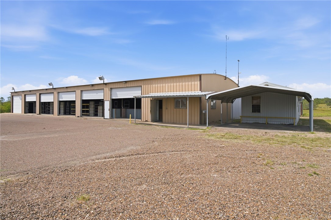 100 County Road 133 George West TX 78022