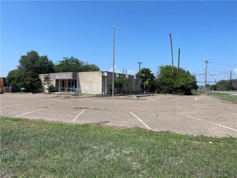 900 Moore Avenue Portland TX 78374