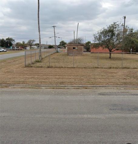 900 Moore Avenue Portland TX 78374