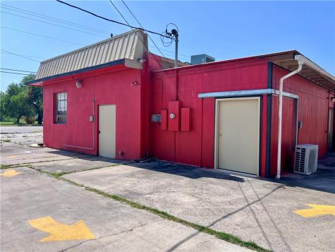 406 N Johnson Street Alice TX 78332