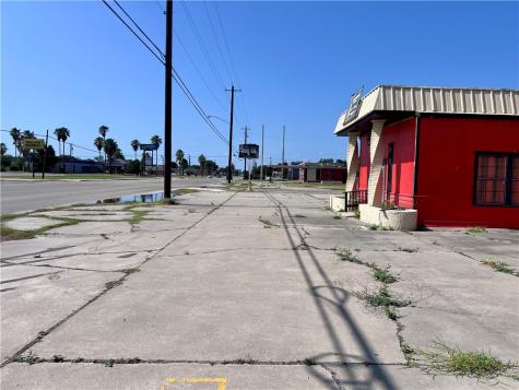 406 N Johnson Street Alice TX 78332