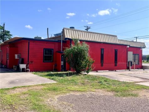 406 N Johnson Street Alice TX 78332