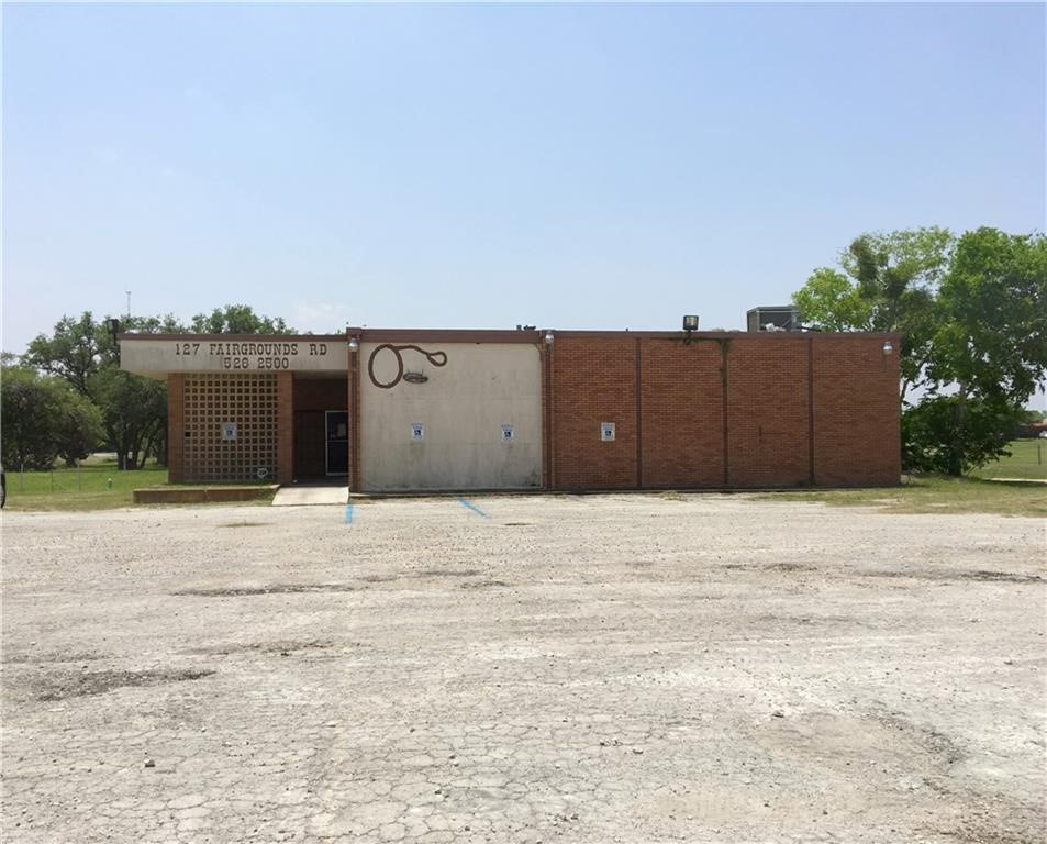127 Fairgrounds Road Refugio TX 78377