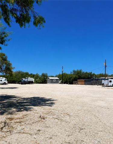 420 N Norton Freer TX 78357