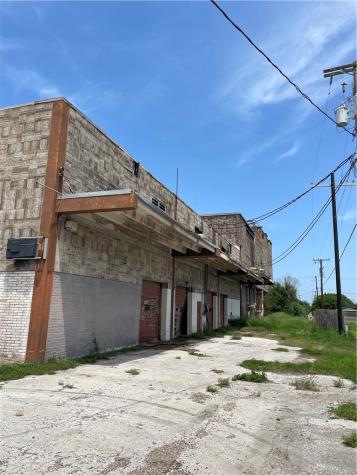 200 E Kenedy Avenue Kingsville TX 78363