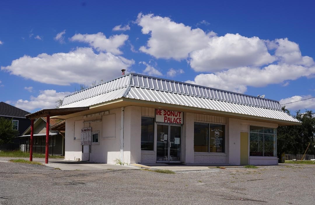 400 S San Patricio Street Sinton TX 78387