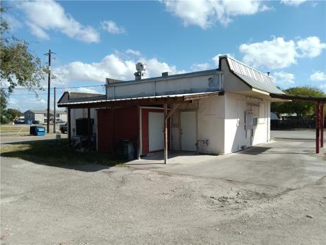 400 S San Patricio Street Sinton TX 78387